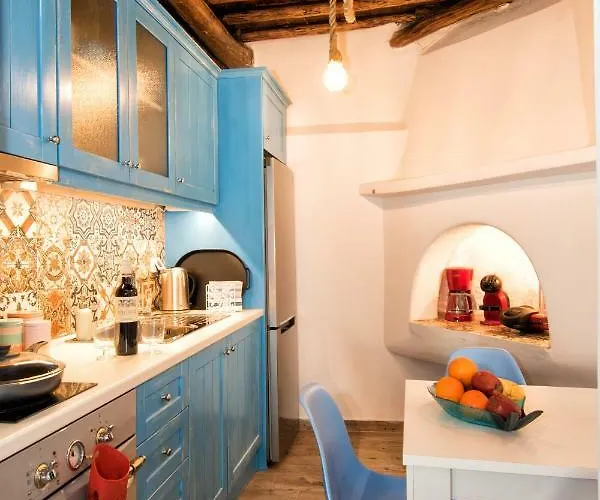 Gavrion's Nest - Premium Cycladic *