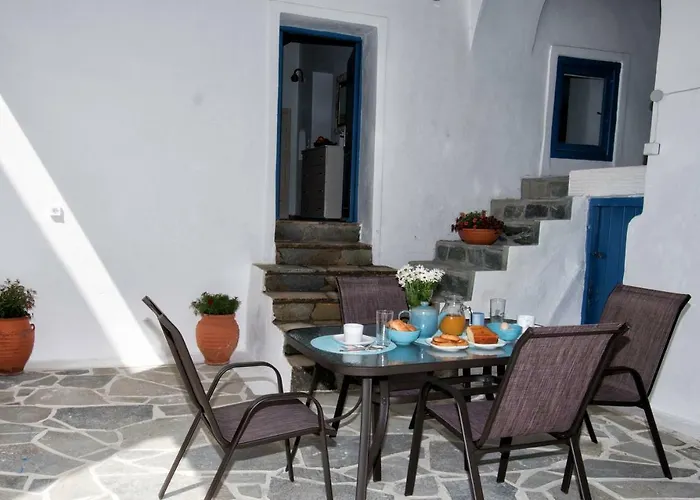 Gavrion's Nest - Premium Cycladic