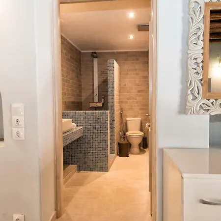 Gavrion's Nest - Premium Cycladic Gavrio