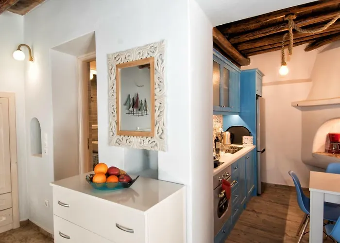 Gavrion's Nest - Premium Cycladic * Γαύριο