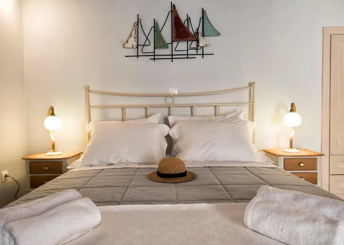 Gavrion's Nest - Premium Cycladic * Γαύριο